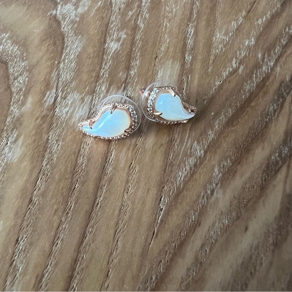 Kendra Scott Earrings Mother of Pearl Rose Gold - Picture 1 of 5